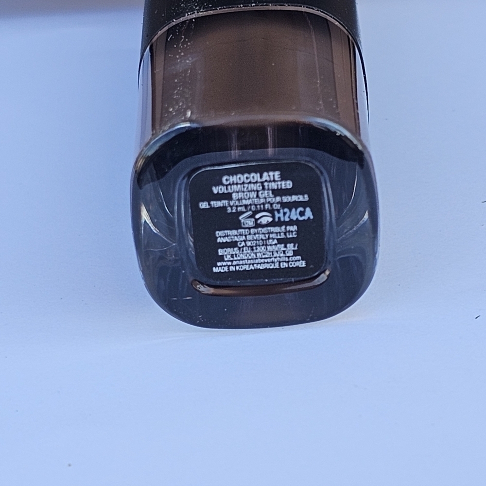Anastasia Beverly Hills Volumizing Tinted Brow Gel shade chocolate - Picture 2 of 4